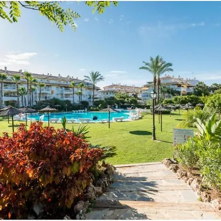 La Dama De Noche - Scandinavian * Marbella